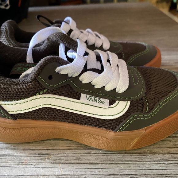 Vans Kids' Old Skool Green White Sneakers size 10. NWOT or box. - Picture 2 of 4